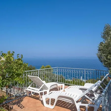 Hébergement de vacances Seaside Family Friendly House With A Swimming Pool Prigradica, Korcula - 21022
